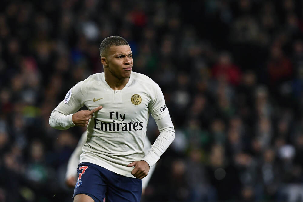 港股公告精选｜紫金矿业预计2025年净利同比增约6成 上海电气拟转让电气国轩近半数股权